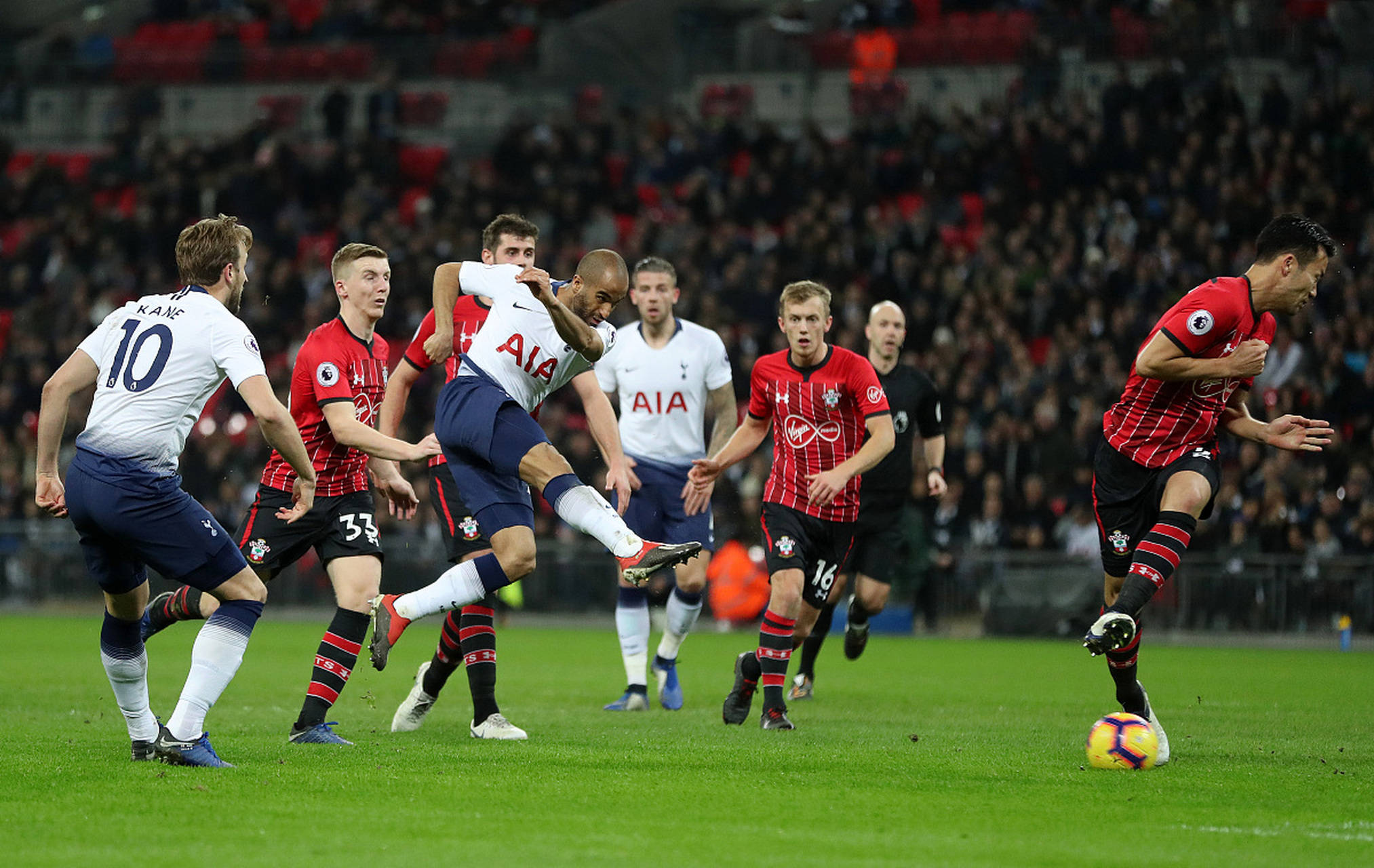 两队分别在 两队分别在